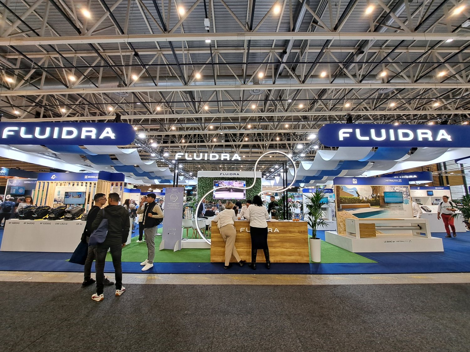 Fluidra kiállítási stand a lyoni Piscine Global szakmai rendezvényen